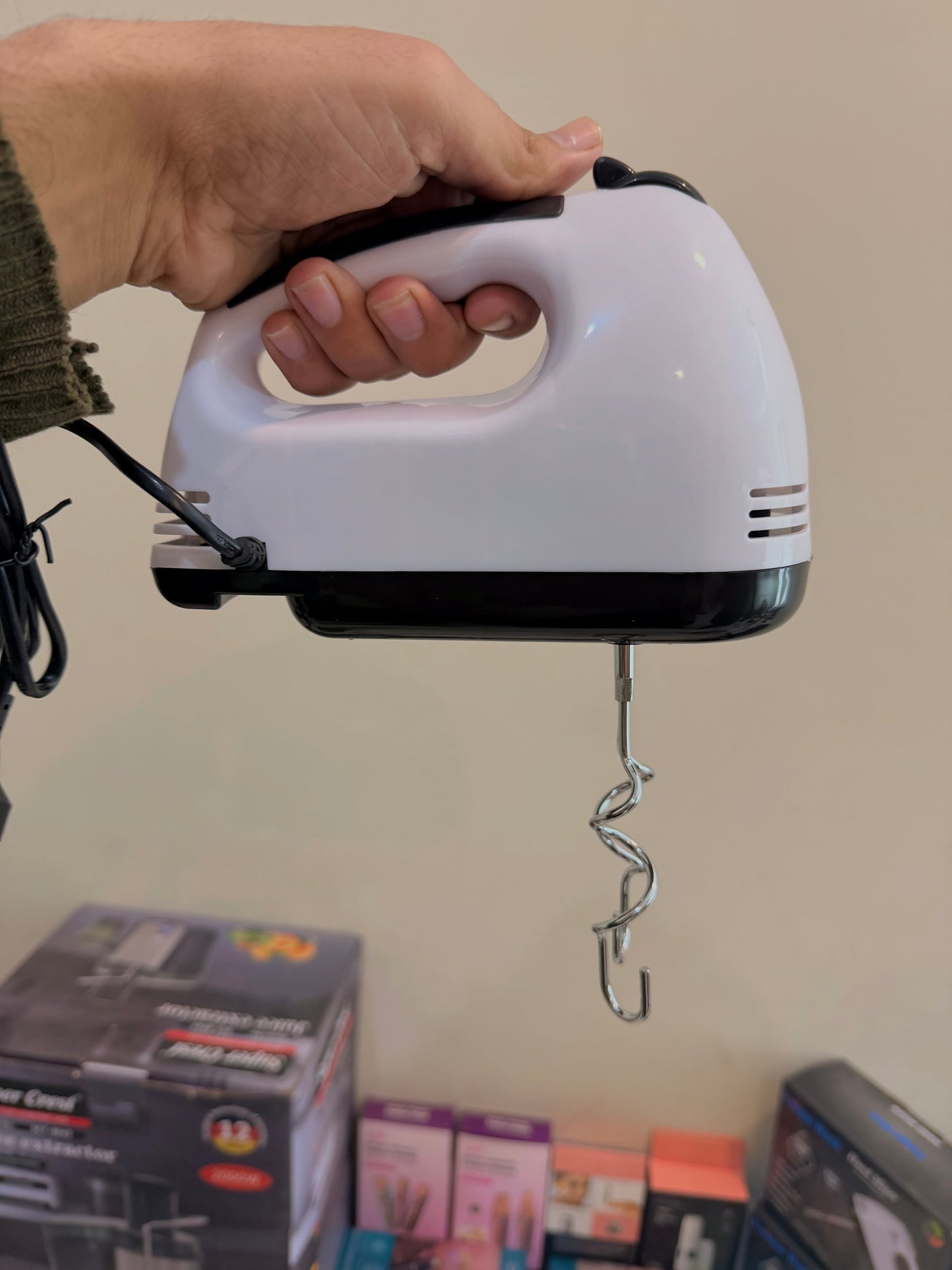 Kenwood Hand Mixer – 7 Speed with 4 Attachments | AwamiImport.com