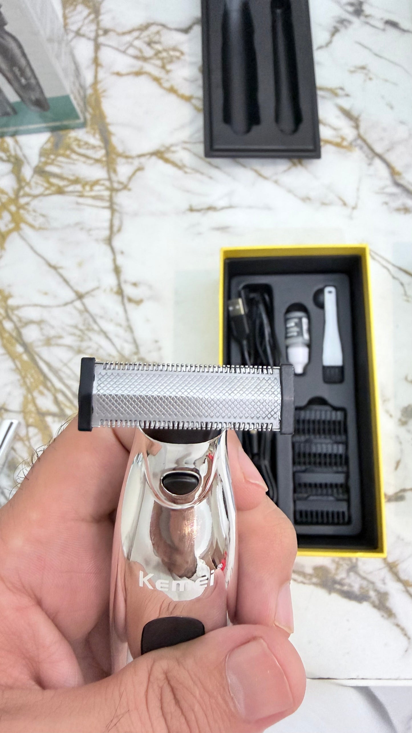 KEMEI KM-3236 2-in-1 Grooming Kit – Metal Body Beard Trimmer & Precision Eyebrow Trimmer for Men