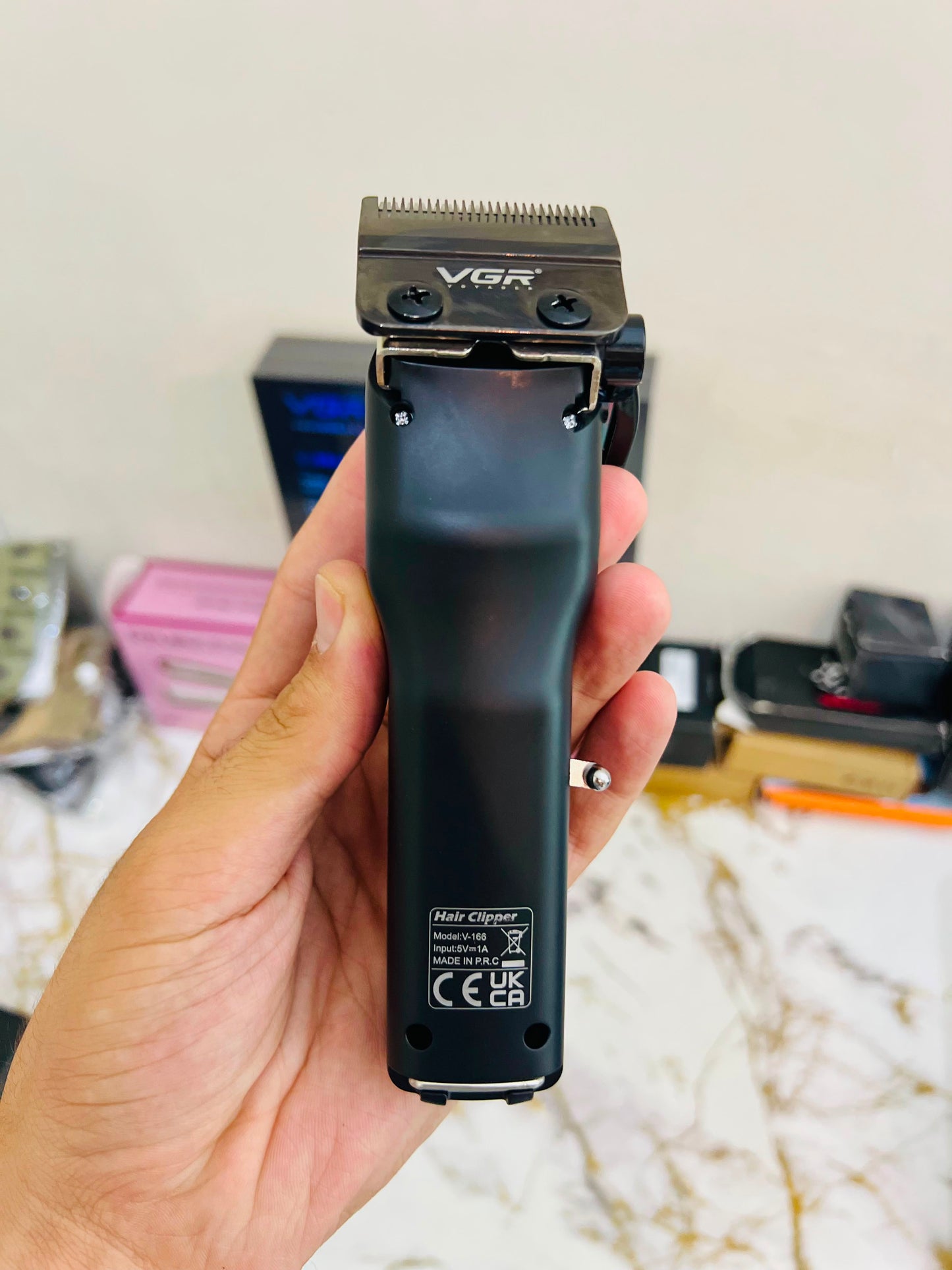 VGR V-166 Professional Stainless Steel Hair Clipper | 2000mAh Lithium Battery| 6 Guide Combs| 🇦🇷 Argentina lot